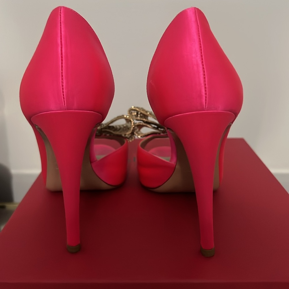 Valentino Hot pink size 8 satin rhinestone Bow heels gently worn condition w-box - Picture 5 of 10